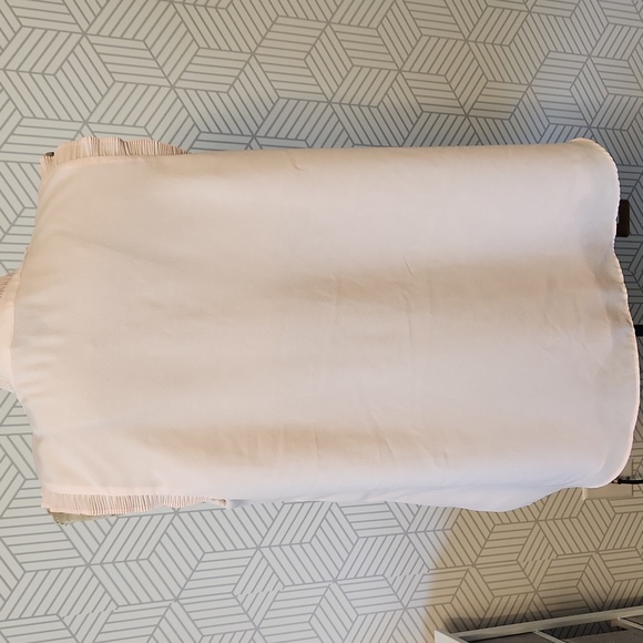 Torrid Light Pink Sleeveless V-Neck Dobby Chiffon Ruffle Blouse | Women's Size 0 - Picture 4 of 10